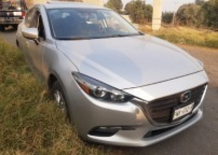 En Huitzilac, la Policía logró recuperar un Mazda robado