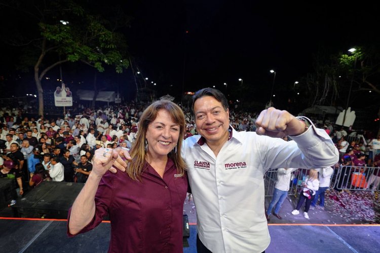 Cierra a la delantera Margarita González Saravia, acompañada de Claudia Sheinbaum