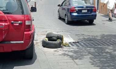 Lleno de baches y perforaciones, el Ctro. Histórico de Cuernavaca