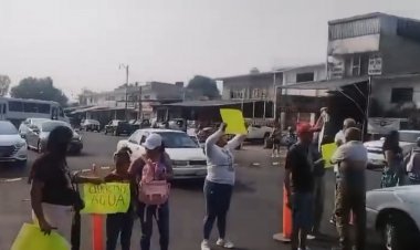 Vecinos de Ahuatepec cerraron la Cuernavaca - Tepoztlán