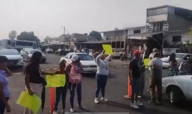 Colonos de Ahuatepec cerraron carretera porque el SAPAC no les proporciona agua