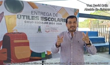 Alcalde David Ortiz entregó 32 mil paquetes escolares