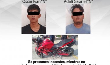 Cayó este par por traer una motocicleta robada