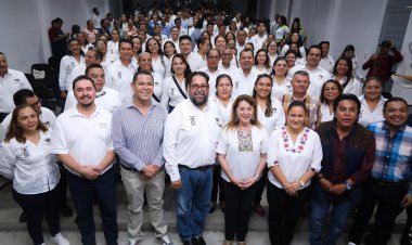 Refrenda Margarita González compromiso por impulsar la educación pública