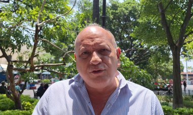 El calor fuerza a clases  al exterior de las aulas