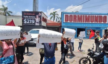 Trabajadores de un restaurante se quejan por abusos de los dueños