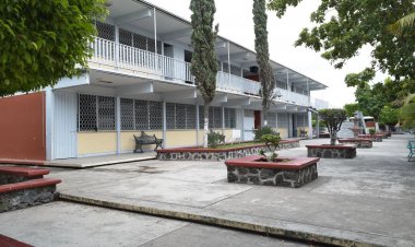 Exigen que se pague el agua para no afectar a estudiantes