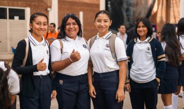 Se graduaron 400 mujeres jóvenes del programa denominado Tecnolochicas