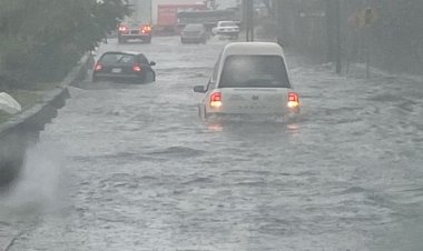 Lluvia dejó inundación y malos olores en las Torres de Civac
