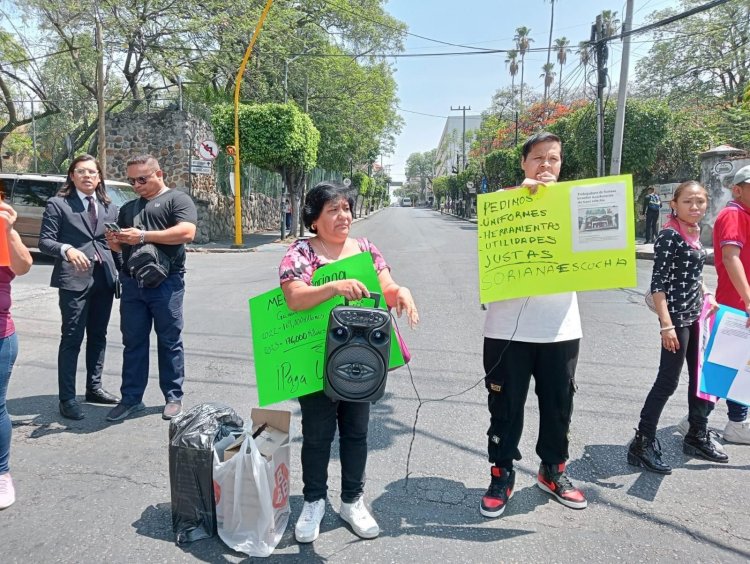 Trabajadores de Soriana exigen utilidades; bloquean avenida