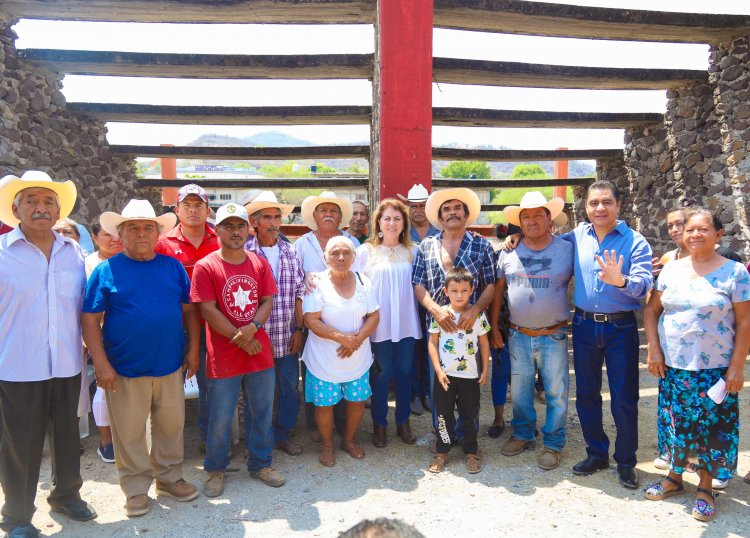 Primer recorrido de Margarita González Saravia servirá para mejorar la carretera de acceso a la Sierra de Huautla