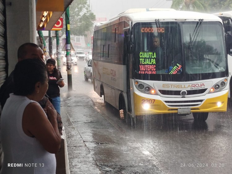 Desde temprano, gran afectación por precipitación en Cuernavaca
