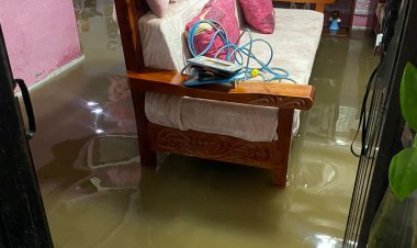 Padecen inundación vecinos de Miacatlán