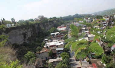 Alertan de riesgo en colonia Los Pilares, de Cuernavaca