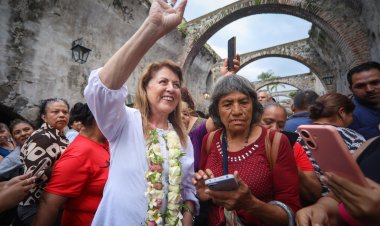 Fortalecerá González Saravia programas sociales de mujeres