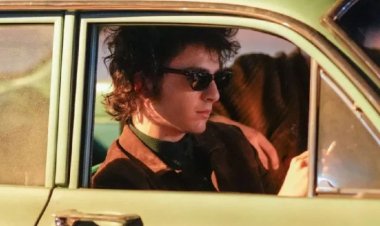 ¿Ya viste a Timothée Chalamet como Bob Dylan?