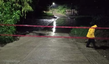 Cerraron puente Atlacholoaya - Santa Fe por la lluvia