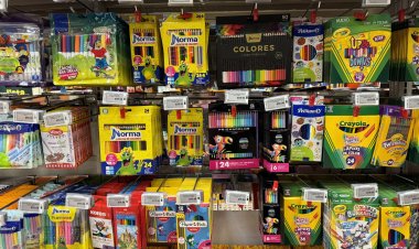 Padres, por correcta y justa entrega de útiles escolares