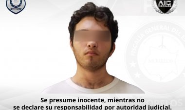 Se llevó vehículo de escuela a la que cuidaba; era el guardia