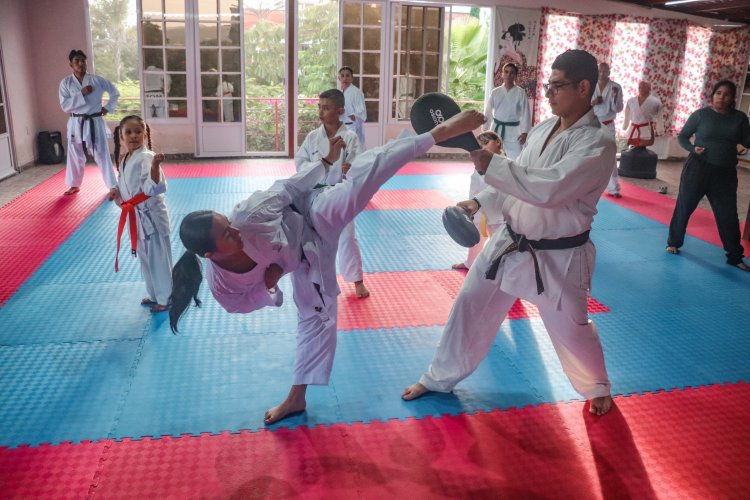 Suben morelenses a podio en Mundial de Karate