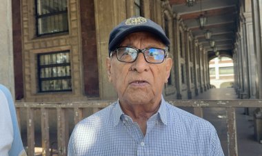 Vecinos de Lomas de Cortés siguen sufriendo por el agua