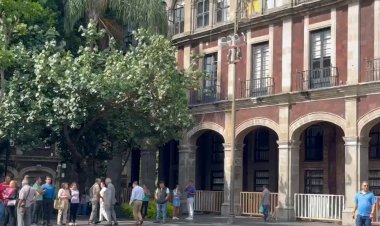 Evacuan edificios en Cuernavaca por temblor en Guerrero