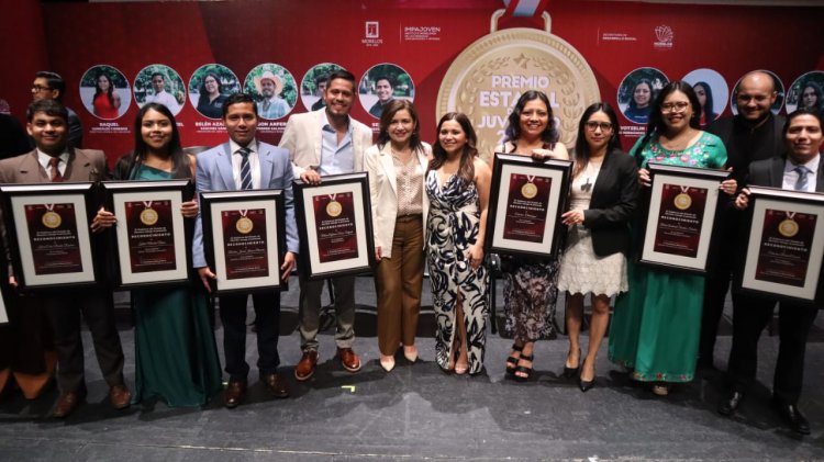 Reconoció rectora a ganadores del Premio Estatal de la Juventud 2024