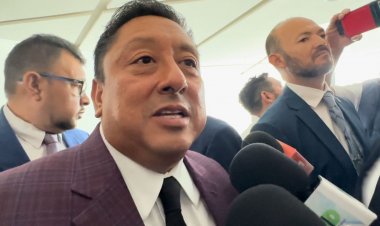 Se gastó Carmona dinero  para aeronave; busca más