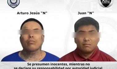 Sorprenden a dos en cateo en Atlatlahucan; decomisan droga