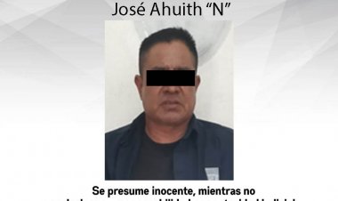 Llegó a hacer destrozos a un negocio; los  empleados lo aprehendieron y entregaron