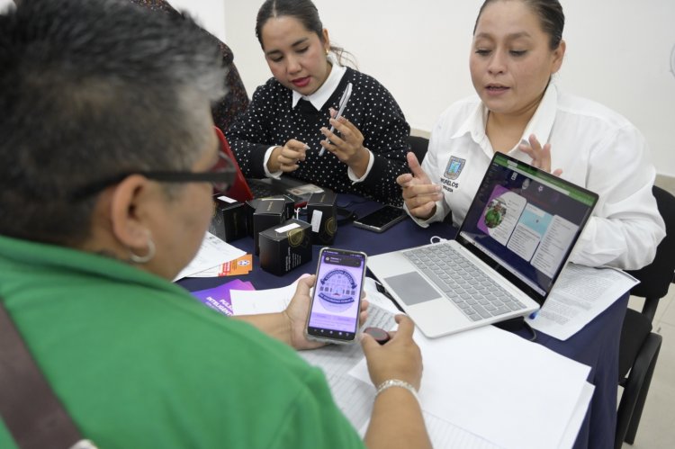 Se entregan 31 pulseras  de pánico más a mujeres