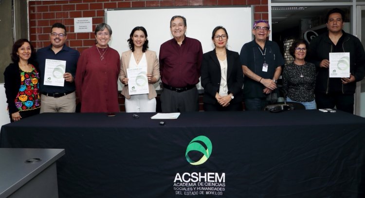 Estudiantes de la UAEM obtienen premio por  mejor tesis de Maestría en Ciencias Sociales