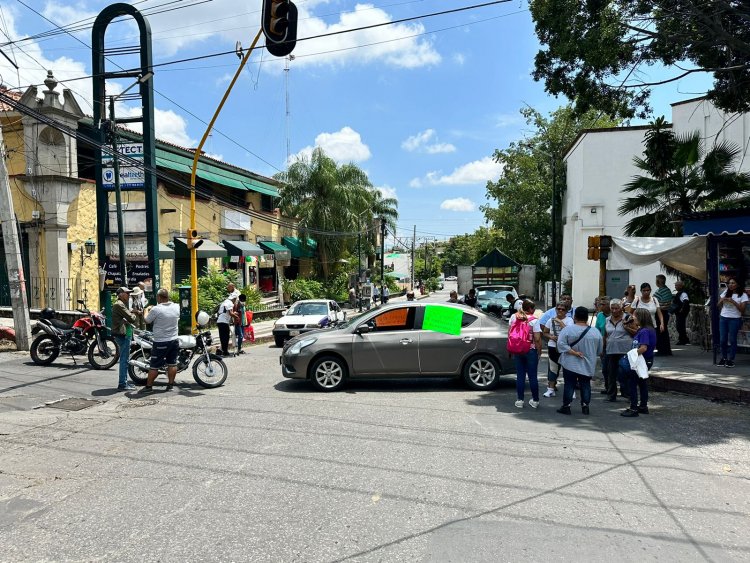 Exigen policías y bomberos jubilados que les pague gobierno de Cuernavaca