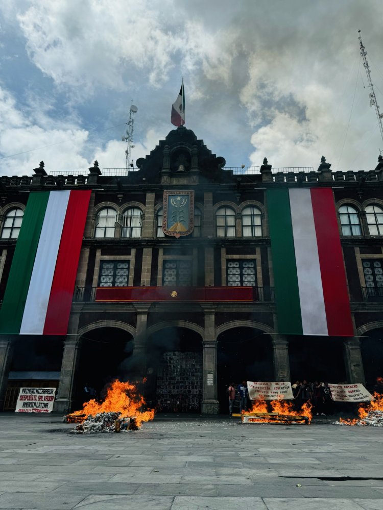 Protestaron estudiantes de  la Escuela Normal Rural E. Z