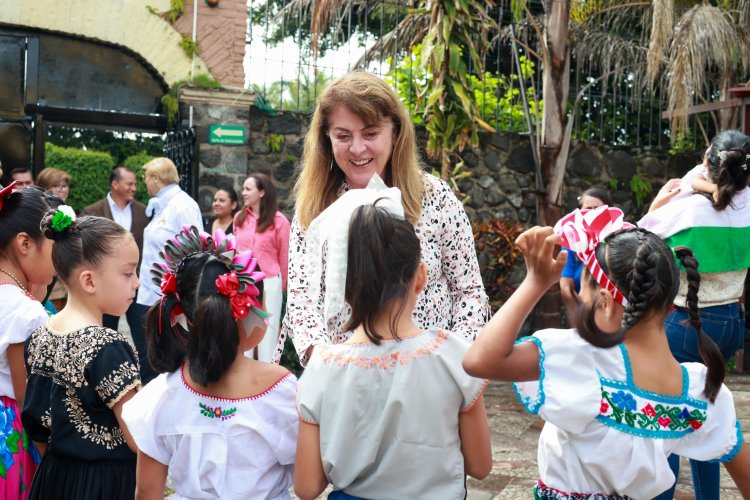 Reafirma Margarita González,  su compromiso con las infancias