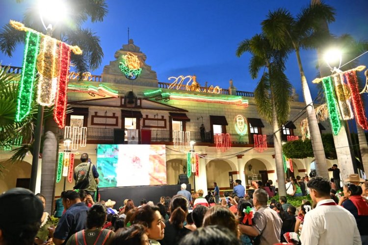 Con la participación estelar de Alejandra Ávalos culminó el Grito de Independencia en Cuautla