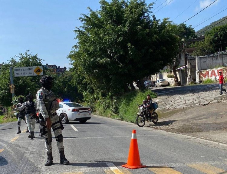 Cierran acceso a Cañón de Lobos con dirección a Cuautla