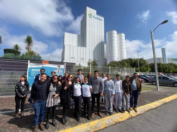 Visitan jóvenes morelenses planta  de reciclaje más grande del mundo