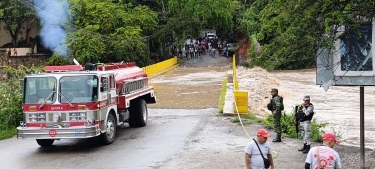 Pueblos incomunicados por el cierre de un puente