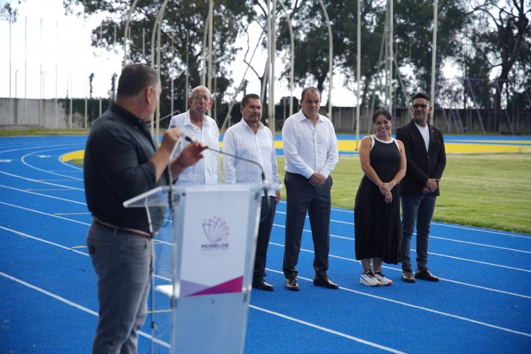 En último día del gobierno anterior,  Sotelo y Blanco inauguraron pista