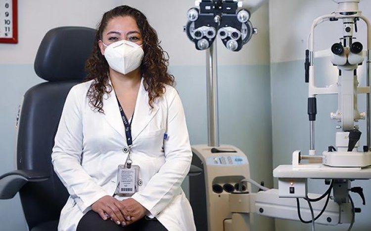 Más de mil oftalmólogos en IMSS laboran en favor de la salud visual