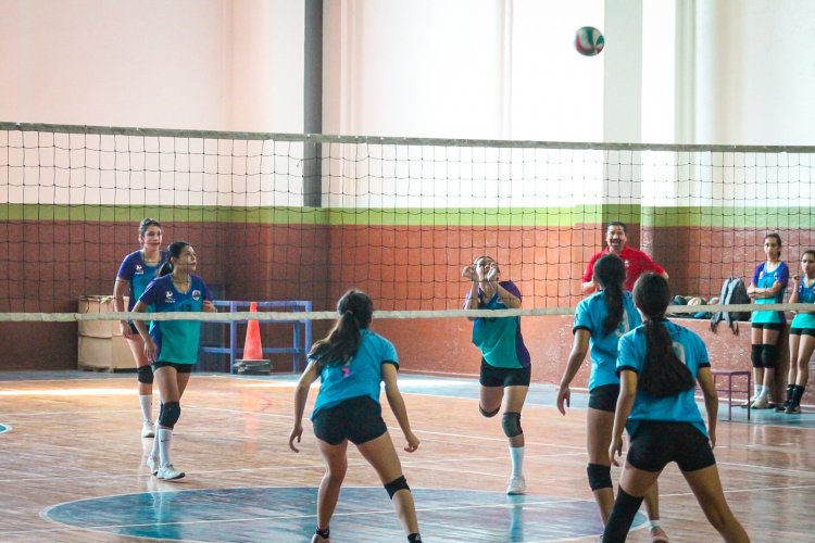 Inicia con éxito Torneo de Voleibol INDEM "La tierra que nos une"