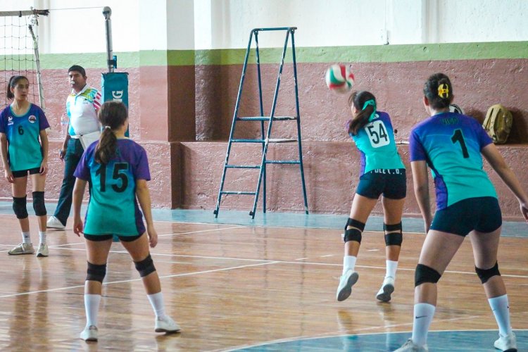 Inicia con éxito Torneo de Voleibol INDEM "La tierra que nos une"