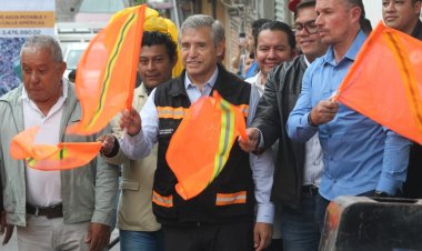 Rehabilita drenaje sanitario y línea de  agua potable Urióstegui en La Lagunilla