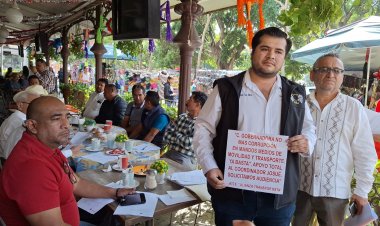 Denuncian que deben pagar ¨moches¨ en Movilidad y Transporte