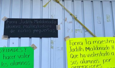 Padres señalan a una maestra de  primaria de violentar a alumnos