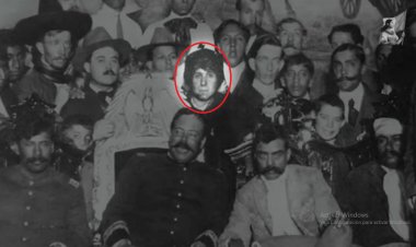 Una zapatista, Otilio Montaño y el P. de Ayala, en la Mañanera