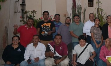 Capacitan a guías de turista para conseguir certificación