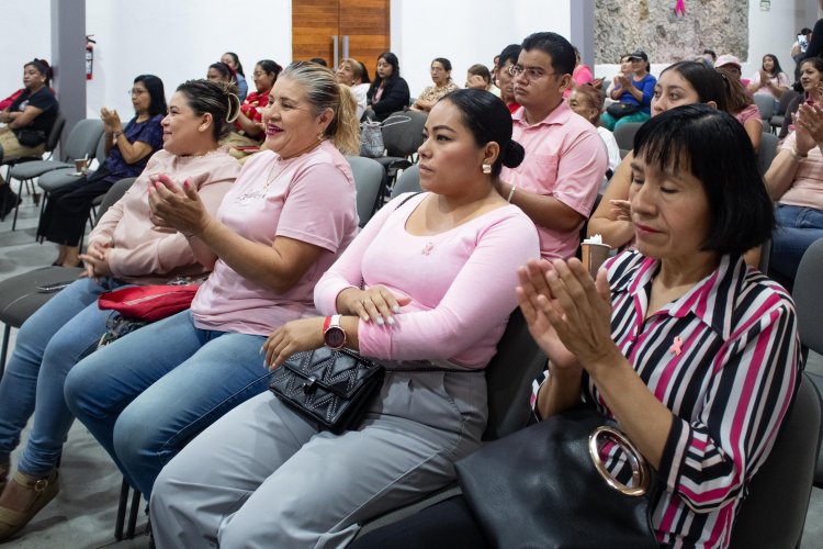 En Jojutla se impartió conferencia sobre  la detección oportuna de cáncer de mama