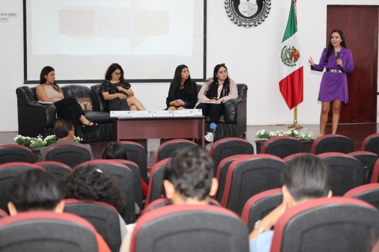 Reivindicaron universitarias rol político y social de las mujeres